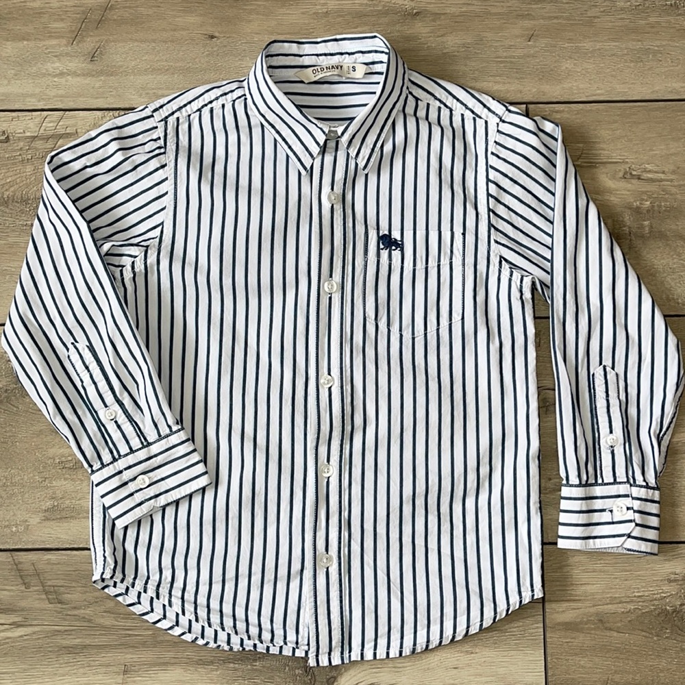 Old Navy Boys Dress Shirt Size S (6/7)